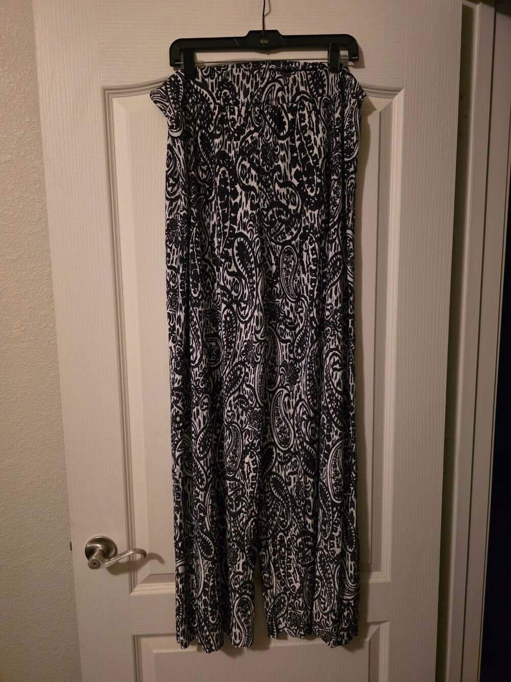 Flirty Pink Wide Leg Pants 3X Black White Paisley Print Trendy and Bohemian